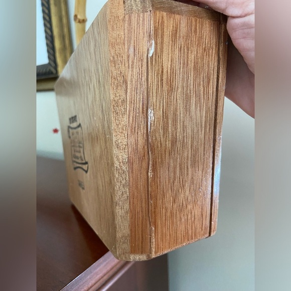 Converted Cigar Box Wooden Purse Marked “Work of Geraniums” - Picture 12 of 12